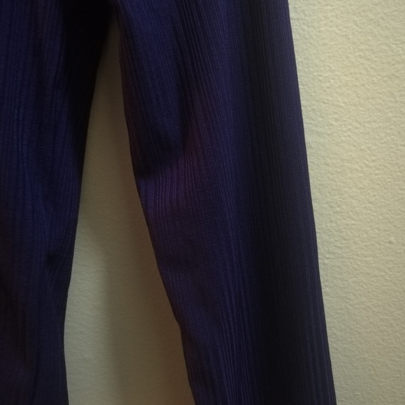 Forever 21 Long Sleeve Crop Top - Picture 3 of 4